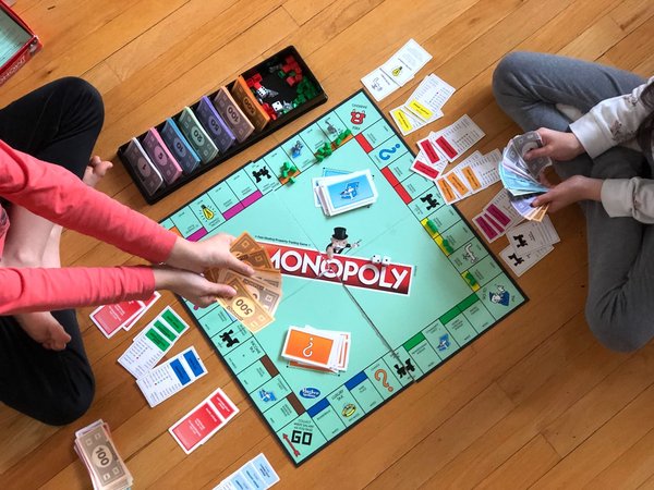 Quels sont les jeux de société et de réflexion les plus populaires et les plus ludiques ?