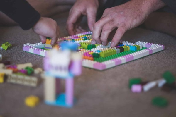Comment organiser une soirée jeux de société et de réflexion entre amis ou en famille?