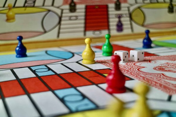 Les avantages des jeux de société et de réflexion pour le développement cognitif et social