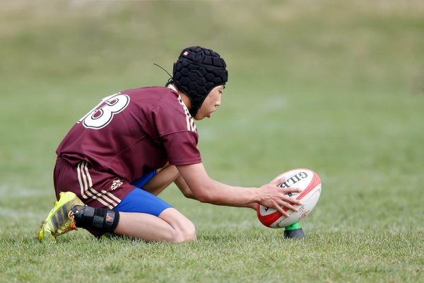 Quels sont les équipements et les accessoires indispensables pour pratiquer le rugby ?